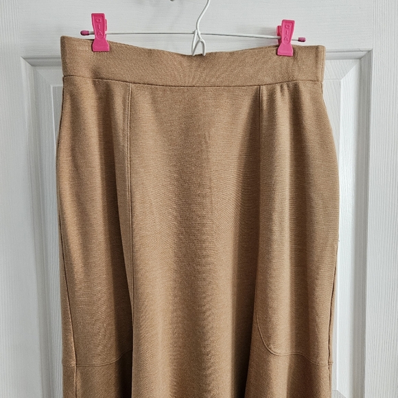 NWOT Lands End Ponte Knit Trumpet Flare Midi Skirt - Picture 4 of 9